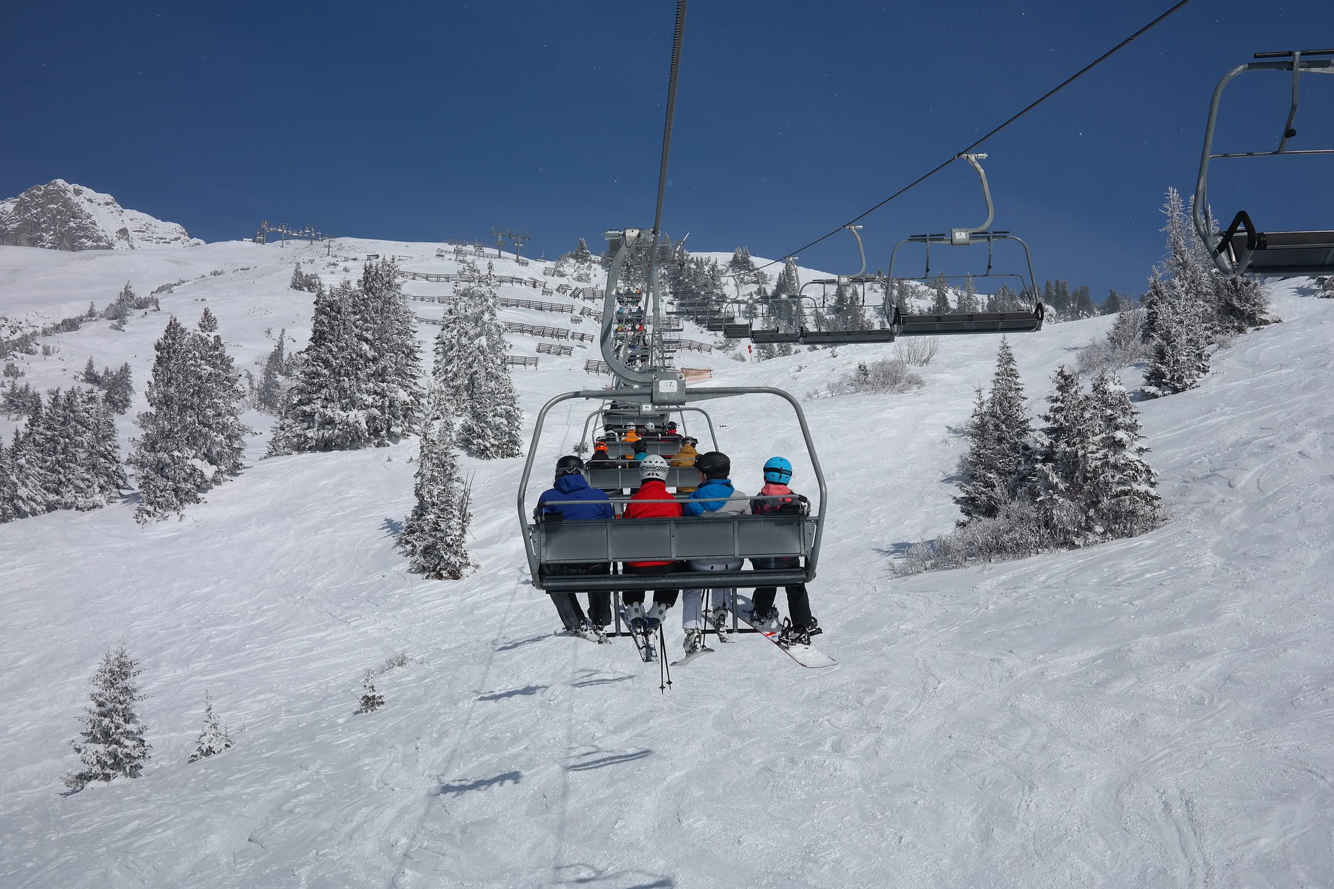 ski-lift-999226_1920.jpg