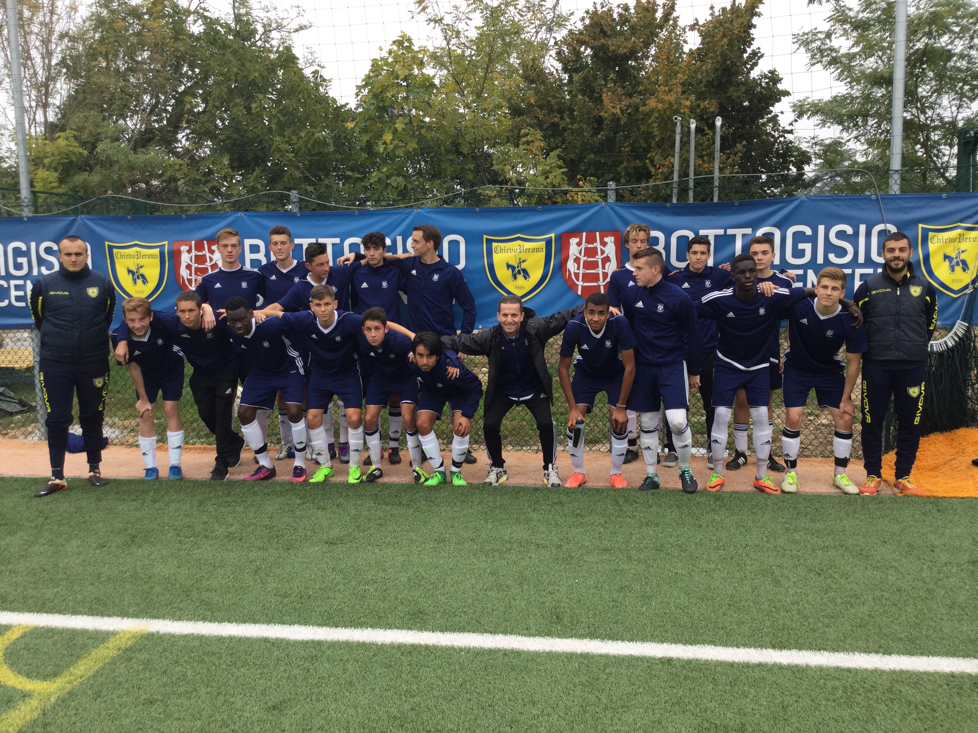 Chievo-training-ground-team-pic.JPG