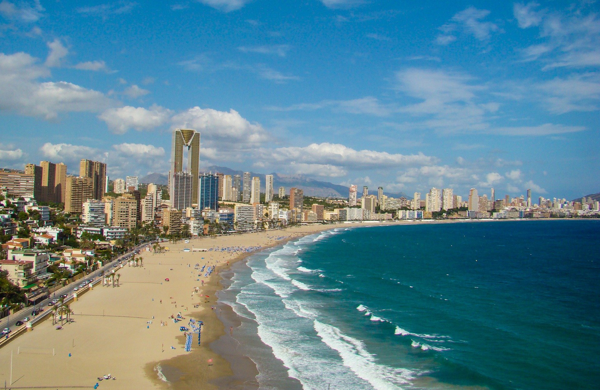 benidorm-5118539_1920.jpg