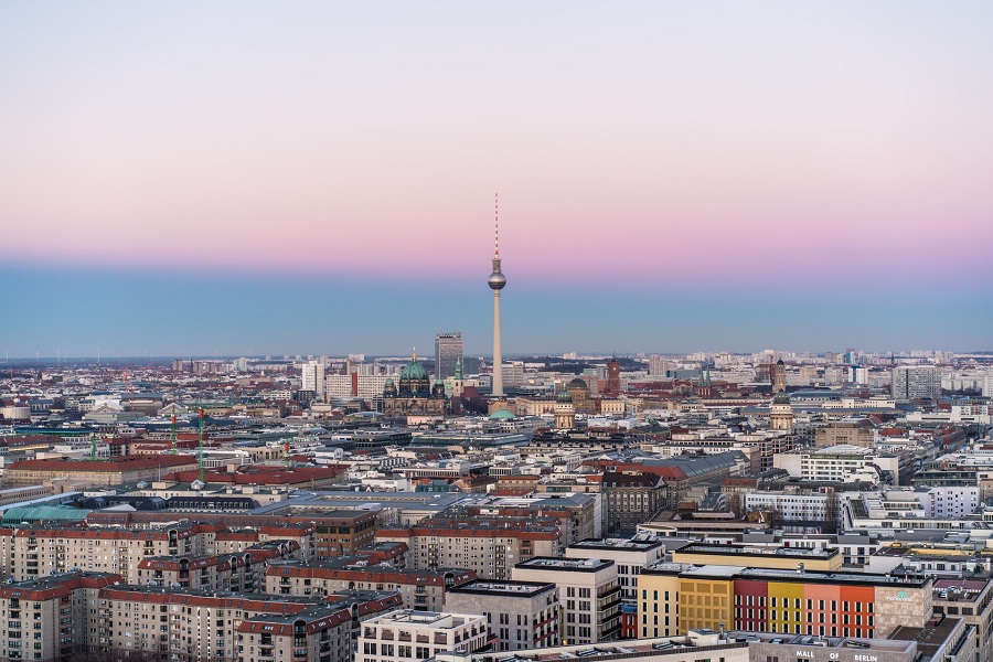 berlin-panorama-jonas-tebbe-LDMDCVtQqR4-unsplash-2.jpg