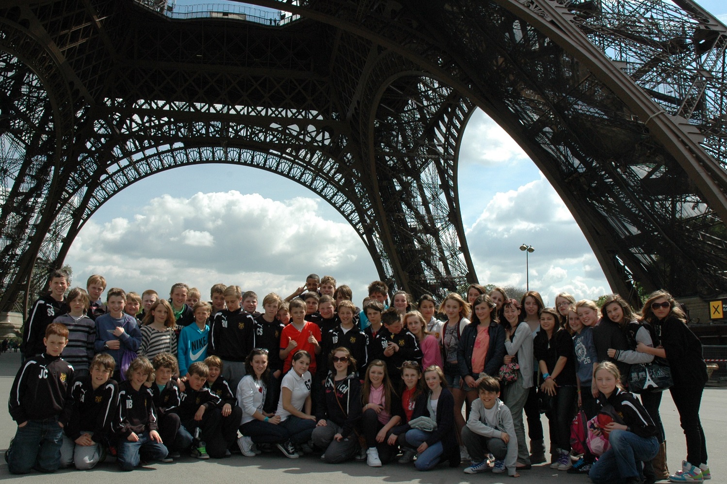 eiffel-tower-group-paris-1.jpg