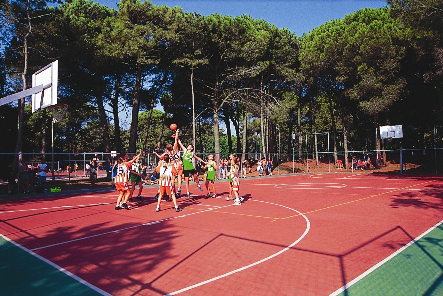 lignano-basketball-court.JPG