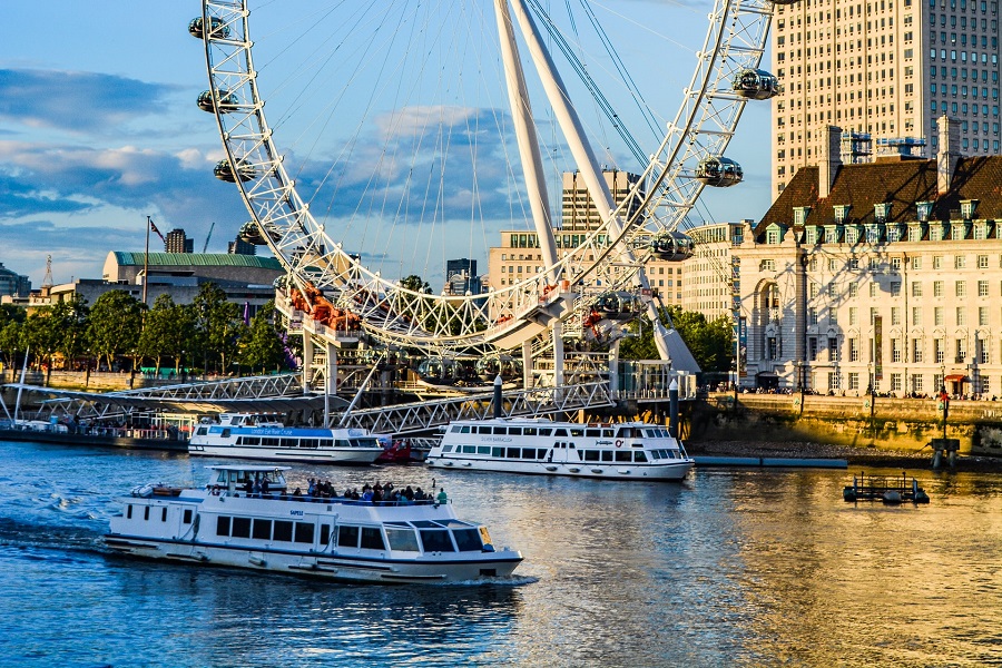 london-river-cruise-liam-charmer-zuizaVFvWpc-unsplash.jpg