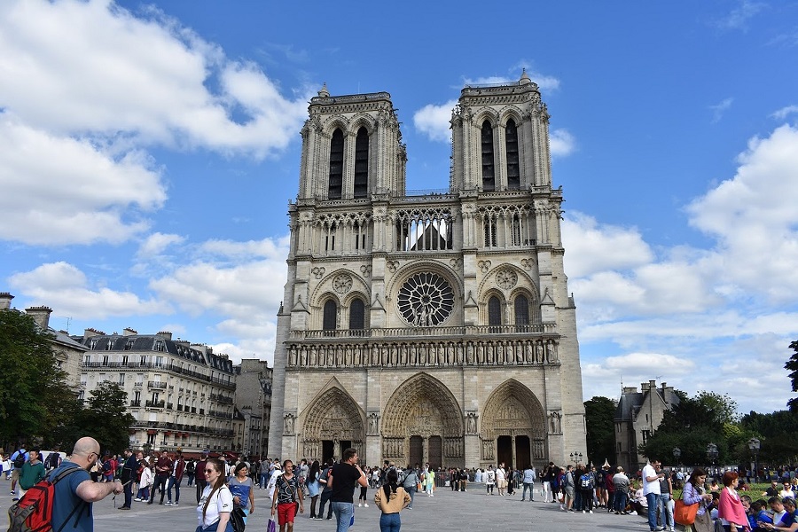 notre-dame-paris-4541838_1920-2.jpg