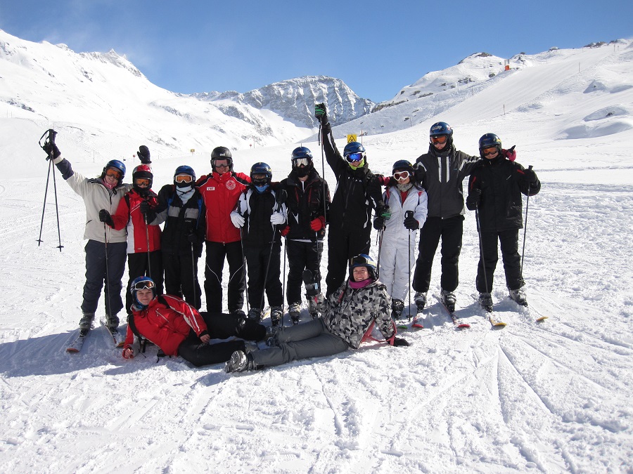 ski-group-3.jpg