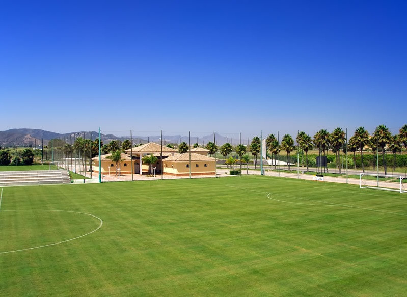 Oliva-Nova-football-2.jpg
