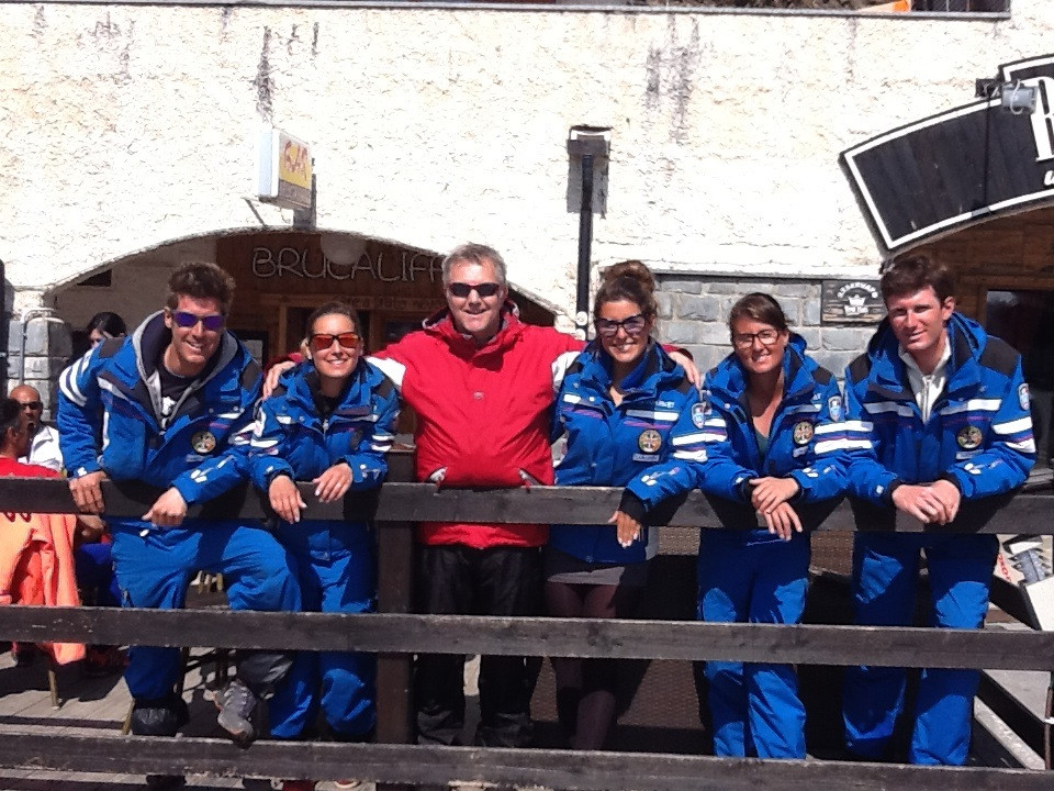 Tim-with-Italian-ski-school.jpg