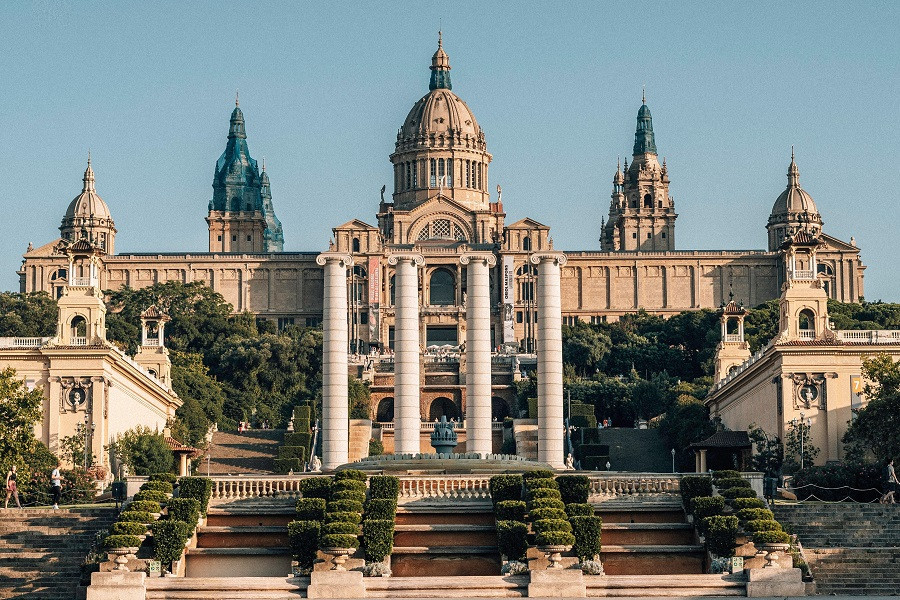 barcelona-mnac-david-russeler-E0xK8SrIzYA-unspl-2.jpg