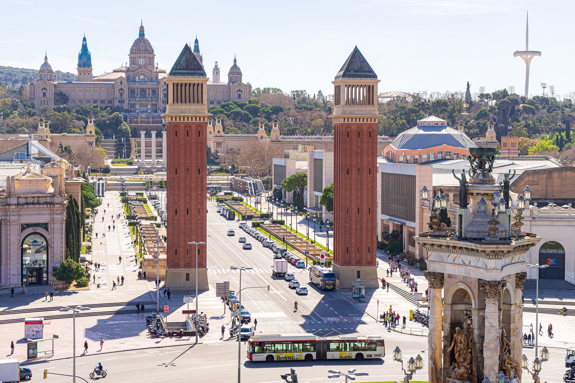 barcelona-travel-5188598_1920.jpg