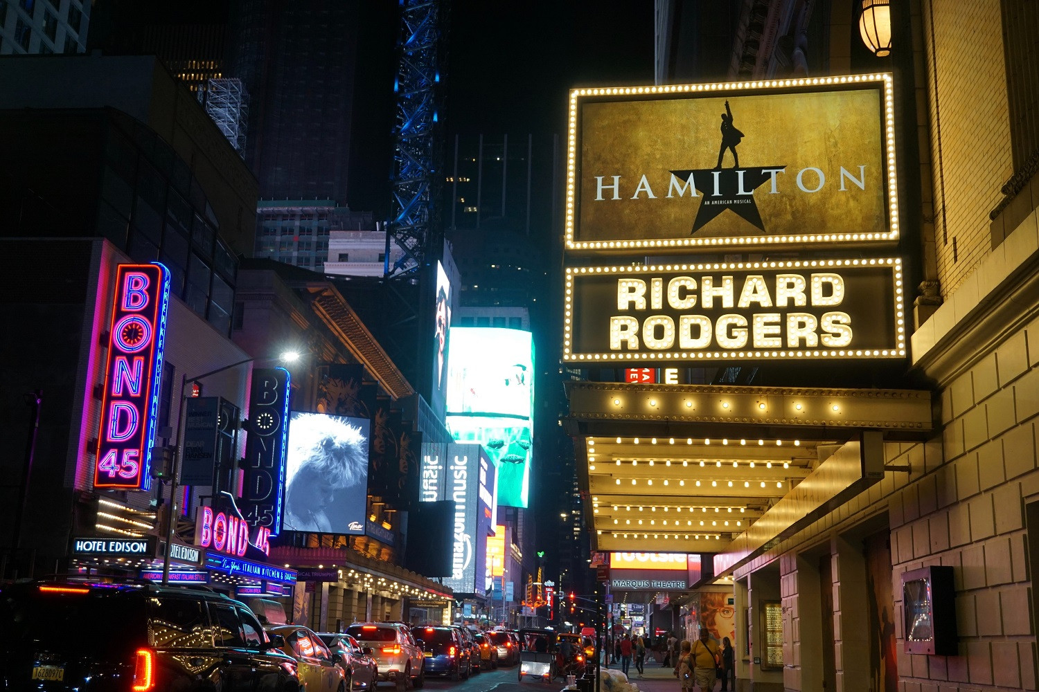 broadway-theatre-sudan-ouyang-UQuka_ruWxQ-unsplash-2.jpg