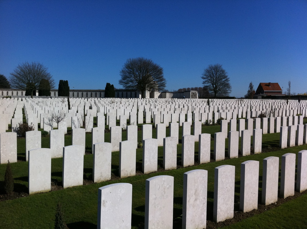 cemetery-world-war-801395_1920.jpg