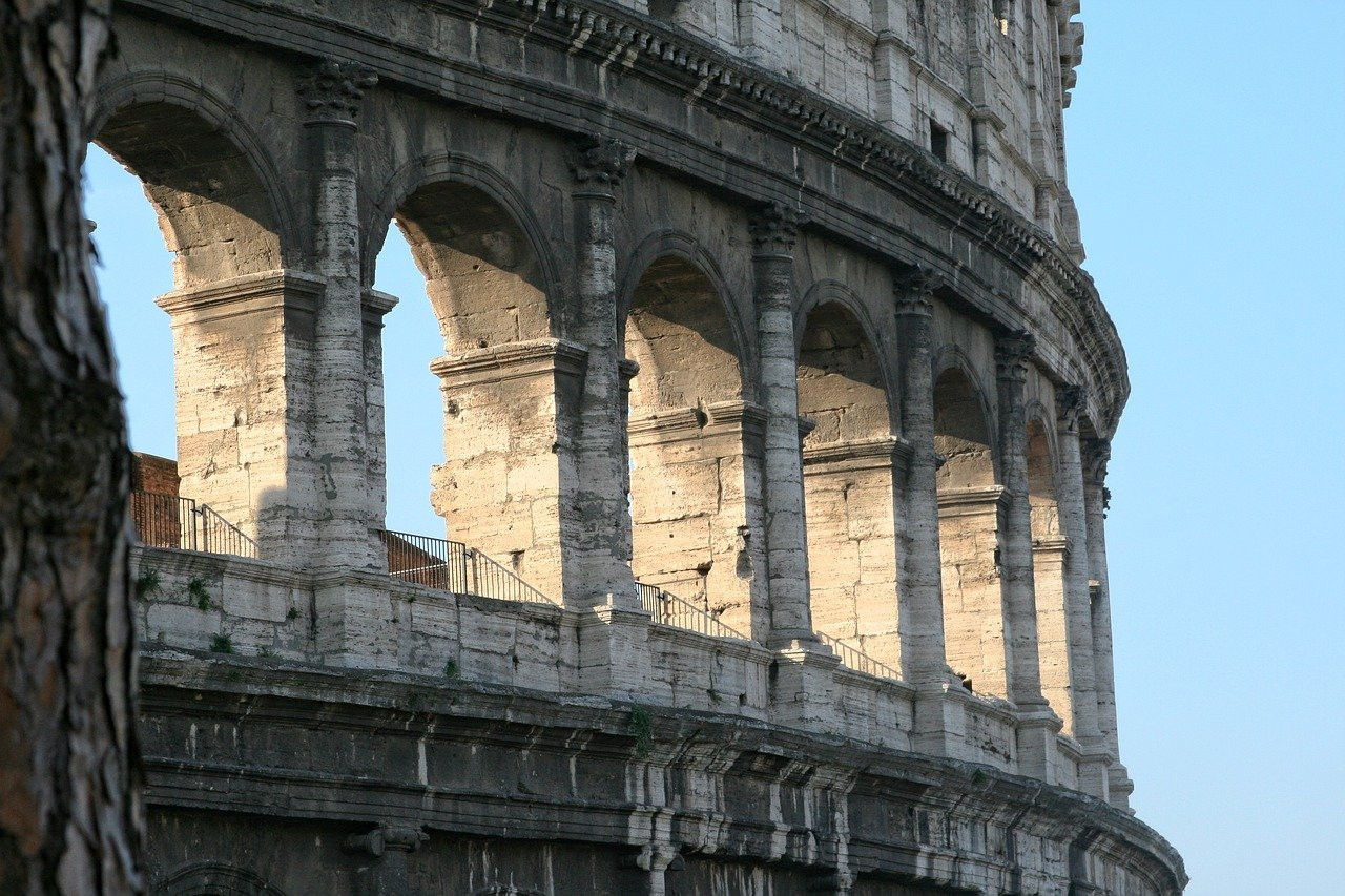 colosseum-italy-1633414_1280.jpg