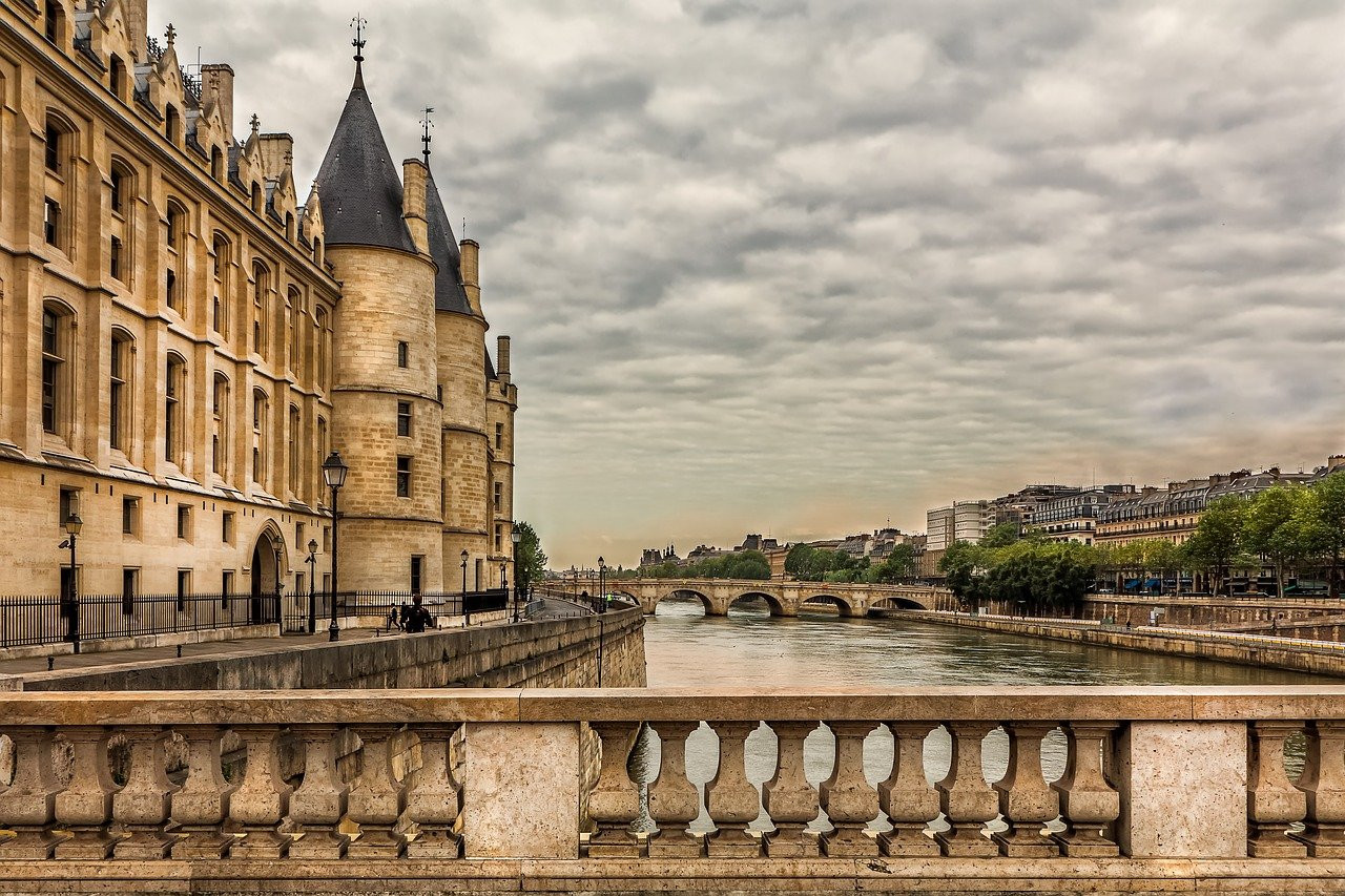 conciergerie-paris-3201073_1280.jpg