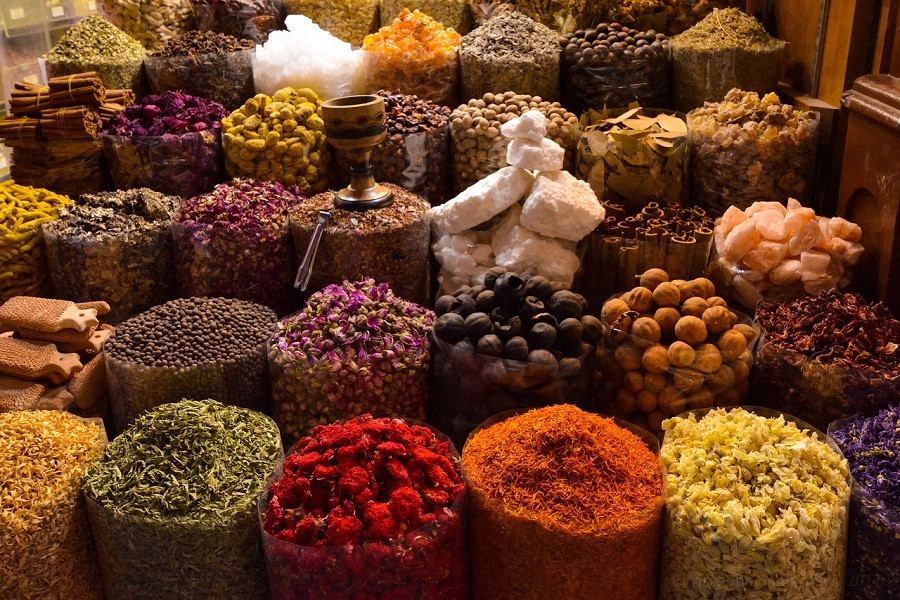 dubai-souk-spices-g83d4b943e_1280-1.jpg