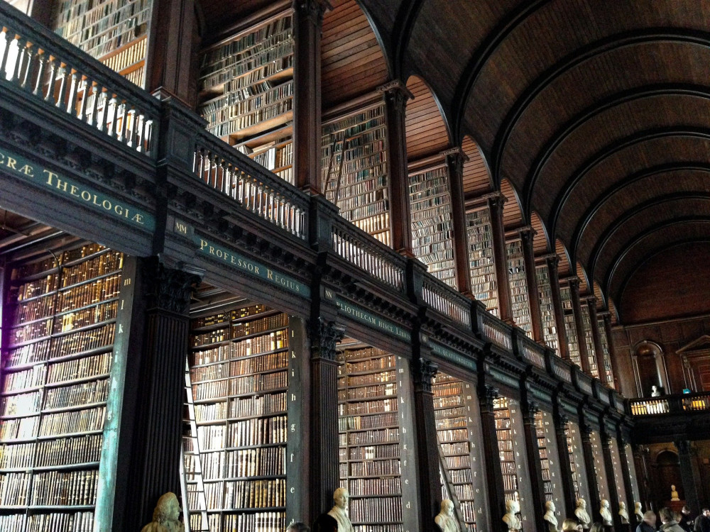 dublin-trinity-college-library-5174182_1920.jpg