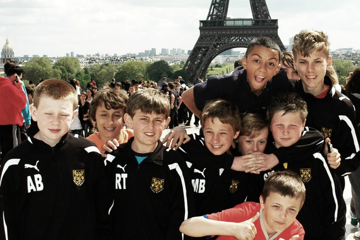 football-group-in-paris.jpg