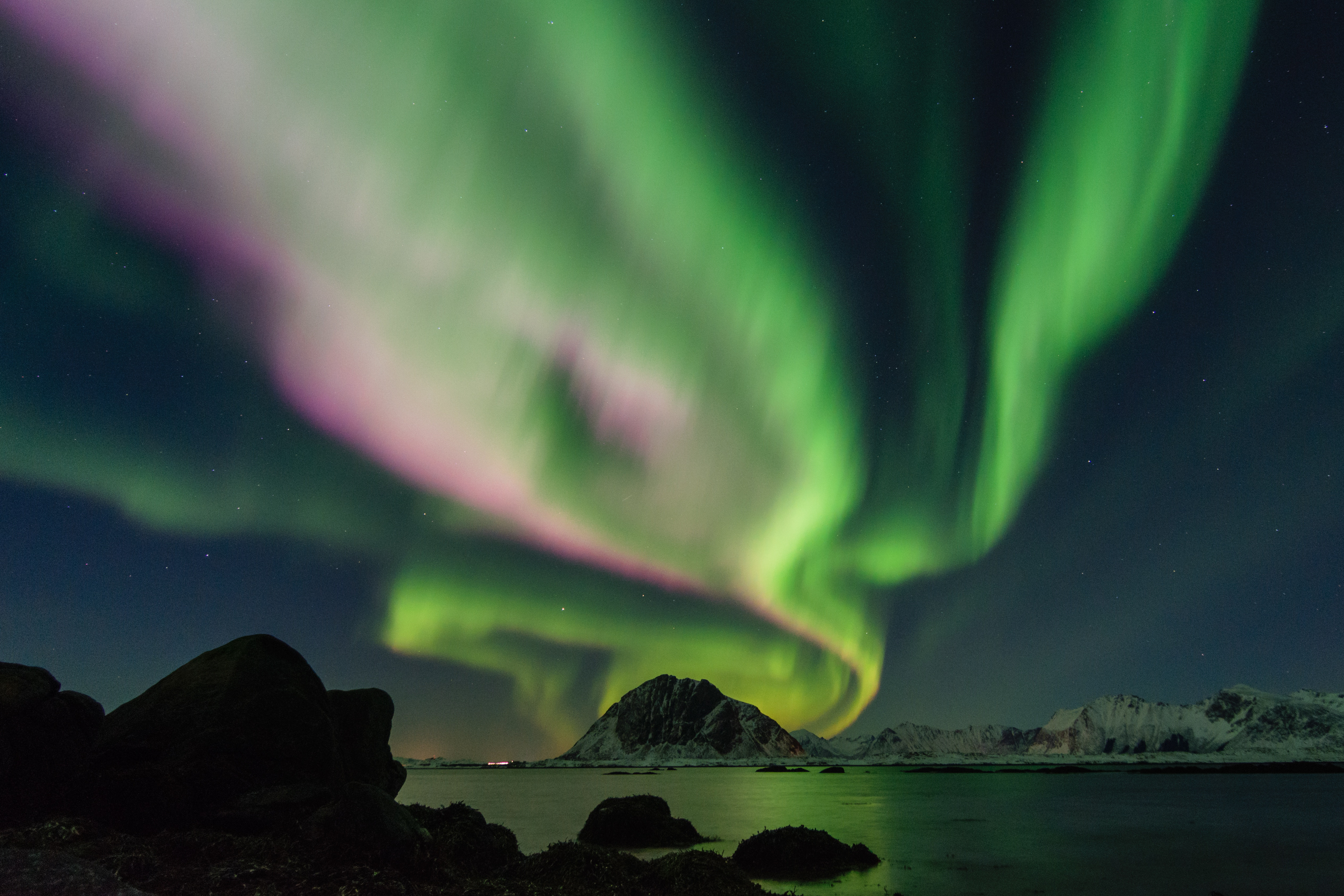 iceland-northern-lights-unspl.jpg