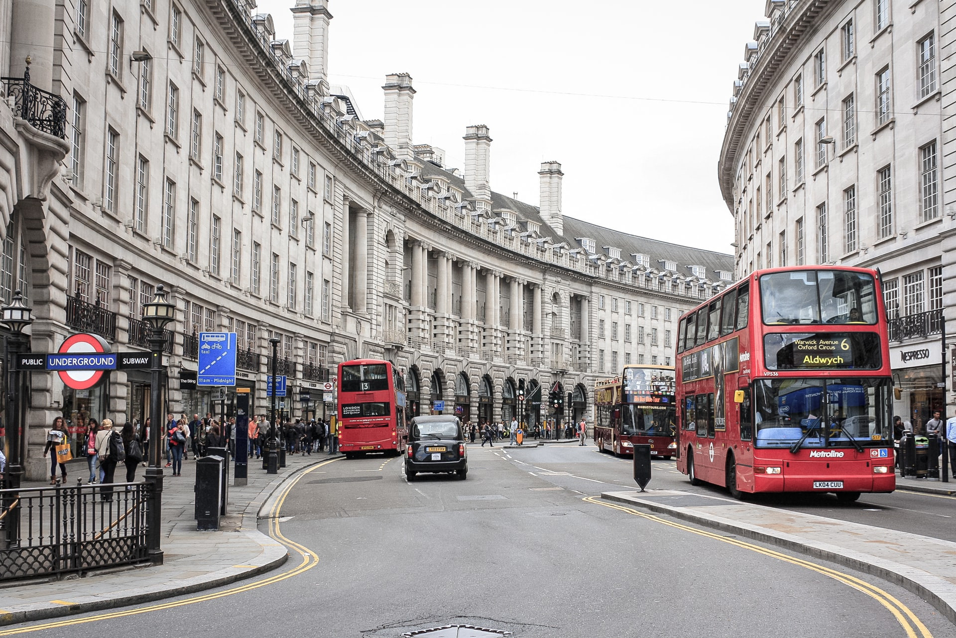 london-alex-quezada-k7qpbbbezvE-unsplash.jpg