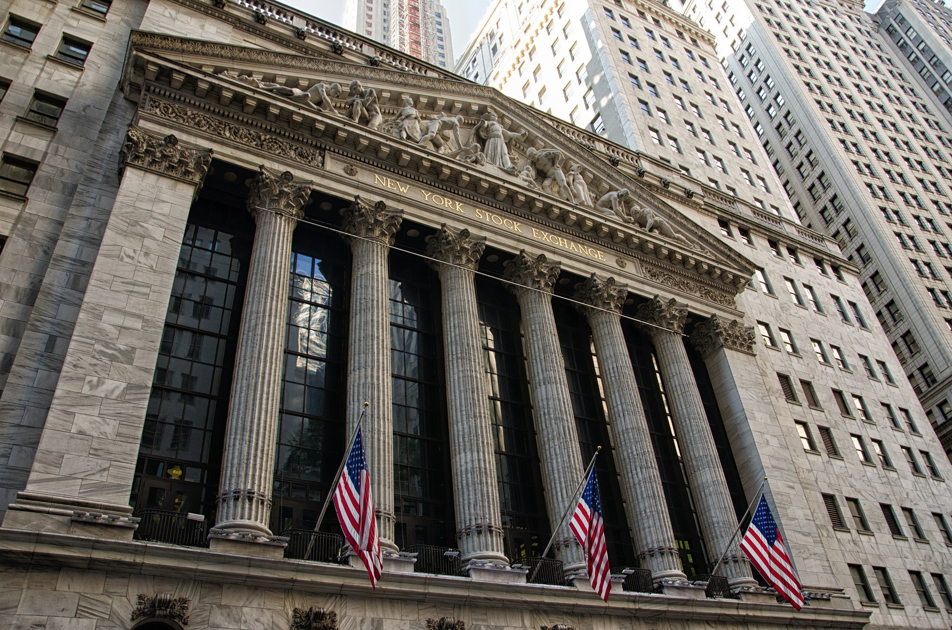 nyc-stock-exchange-architecture-3033561_1920.jpg