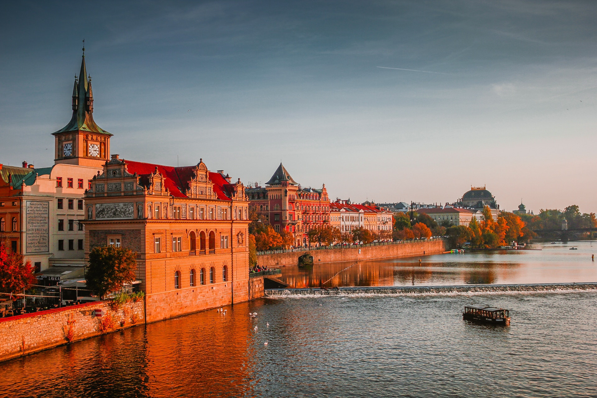 prague-1-unspl.jpg
