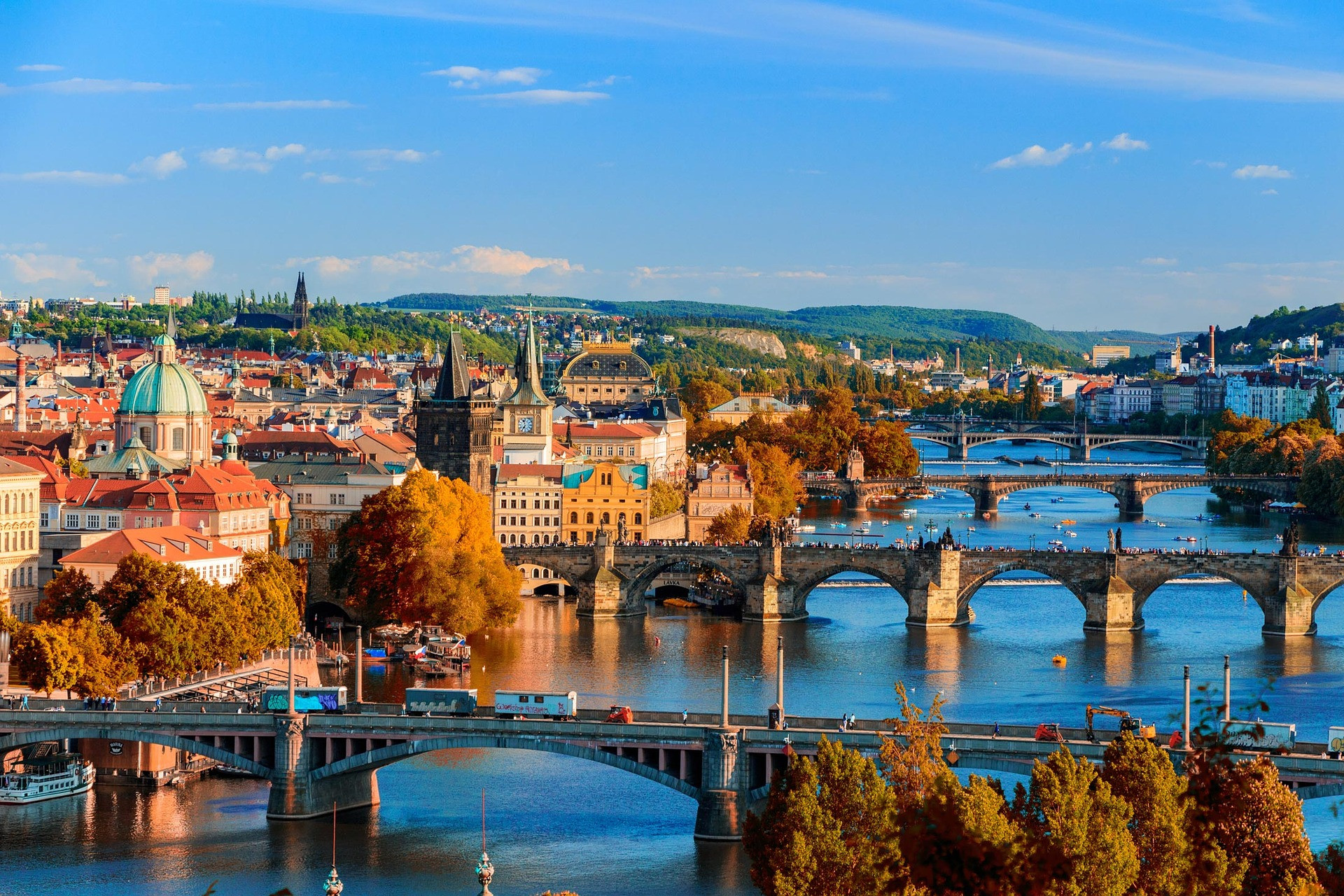 prague-bridges-3337124_1920.jpg