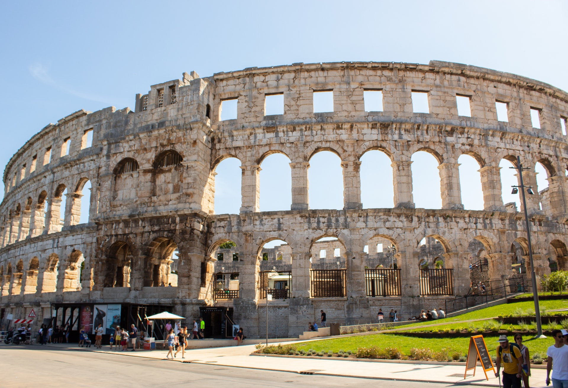 pula-croatia-niels-bosman-d3Dd_S8gRXk-unsplash.jpg
