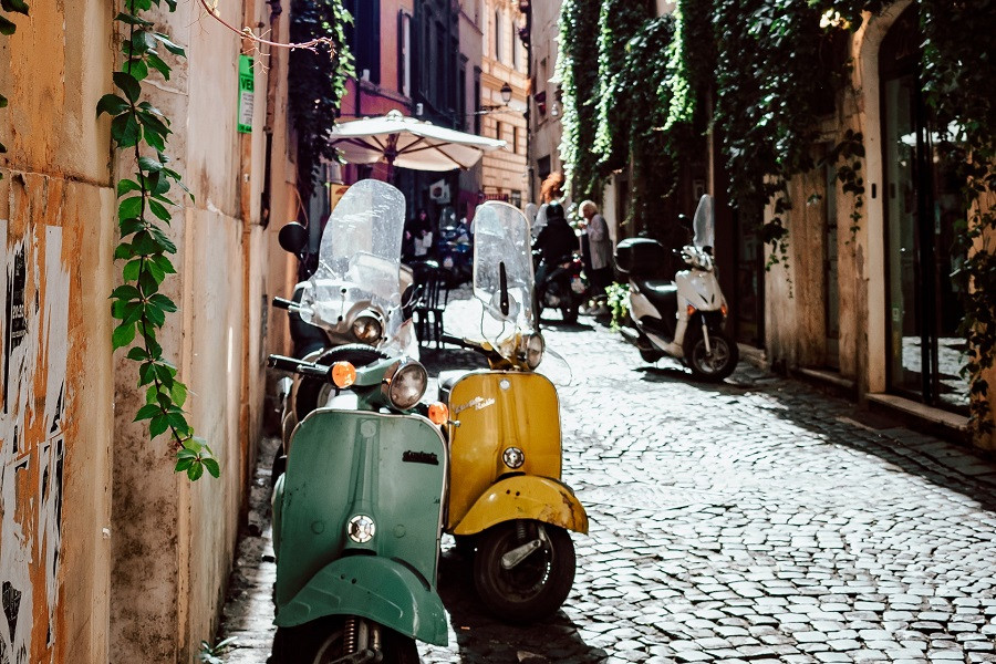 rome-andrei-mike-LLRENtzIo34-unsplash-2.jpg