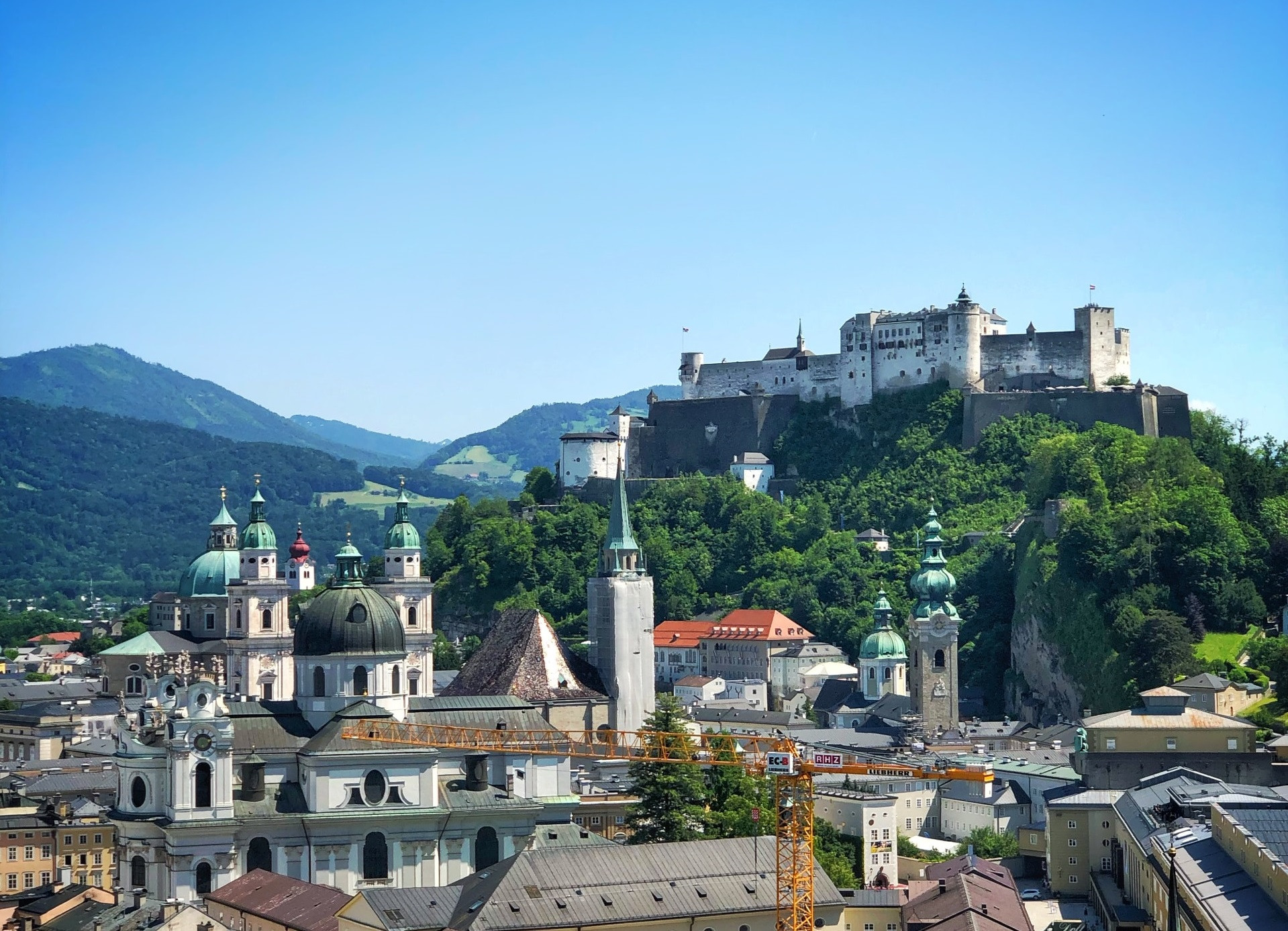 salzburg-austria-victor-malyushev-wHWZeg_5xZA-unsplash-2.jpg