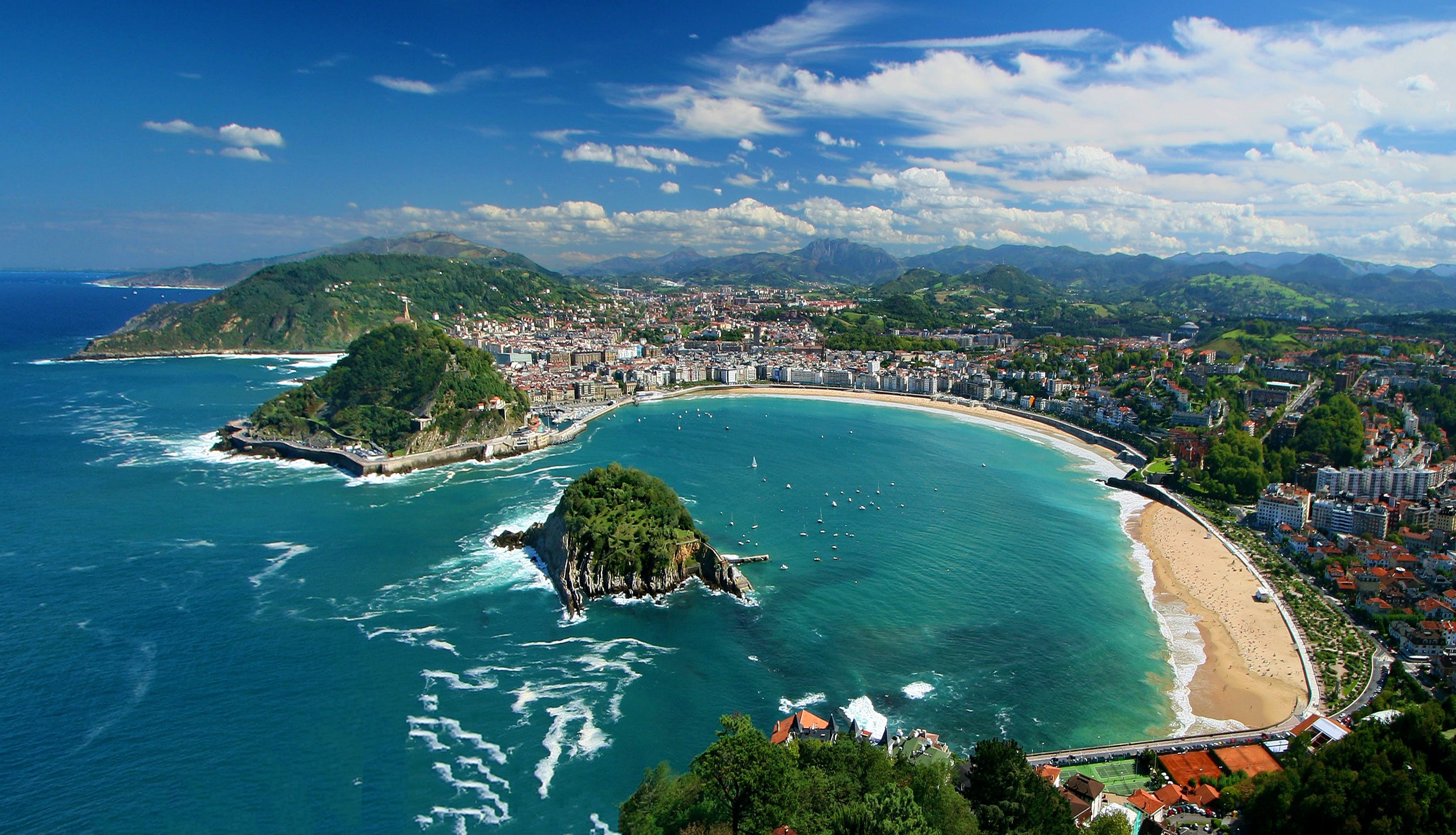san-sebastian-ultrash-ricco-8KCquMrFEPg-unsplash.jpg