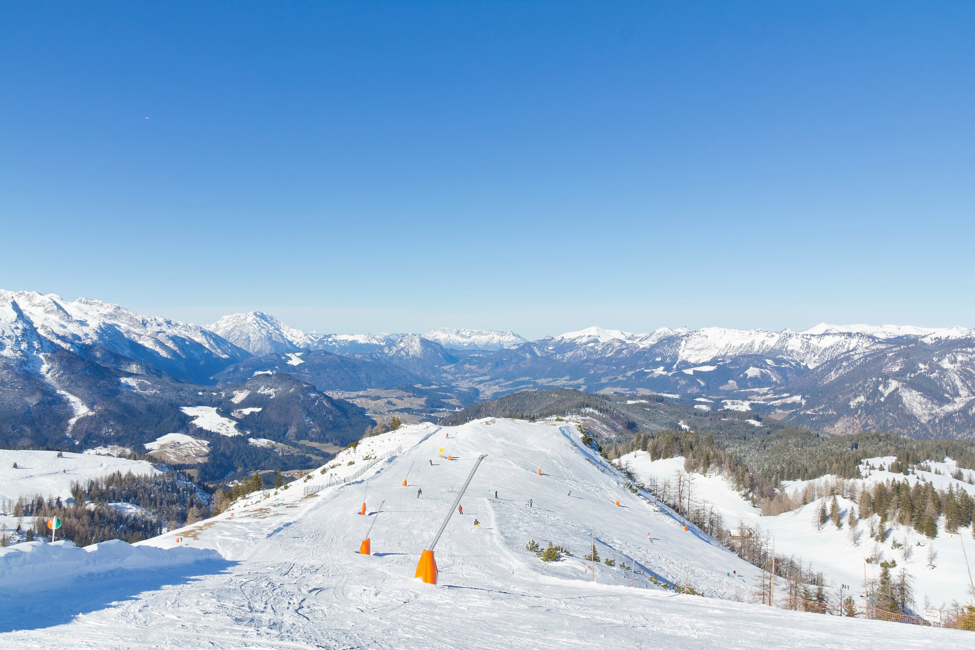 schladming-snow-3168532_1920.jpg