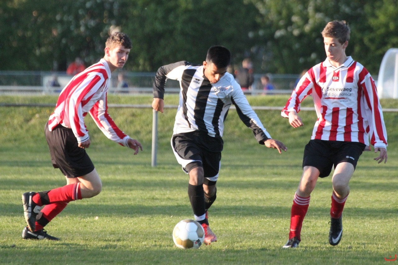 school-football-holland-1.jpg