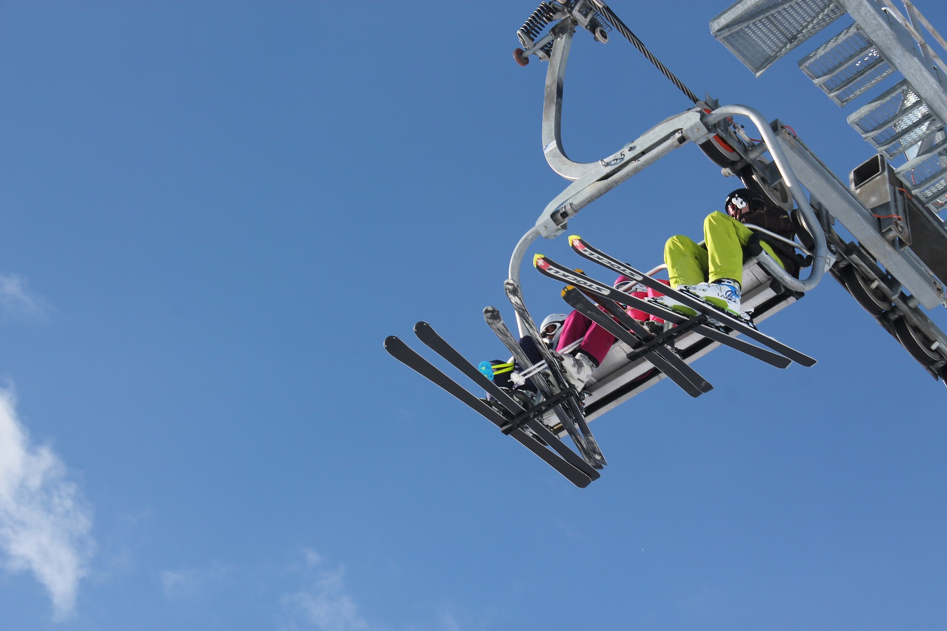 ski-switzerland-1751160_1920.jpg