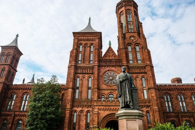smithsonian-sara-cottle--8jVPTQdhlE-unsplash.jpg