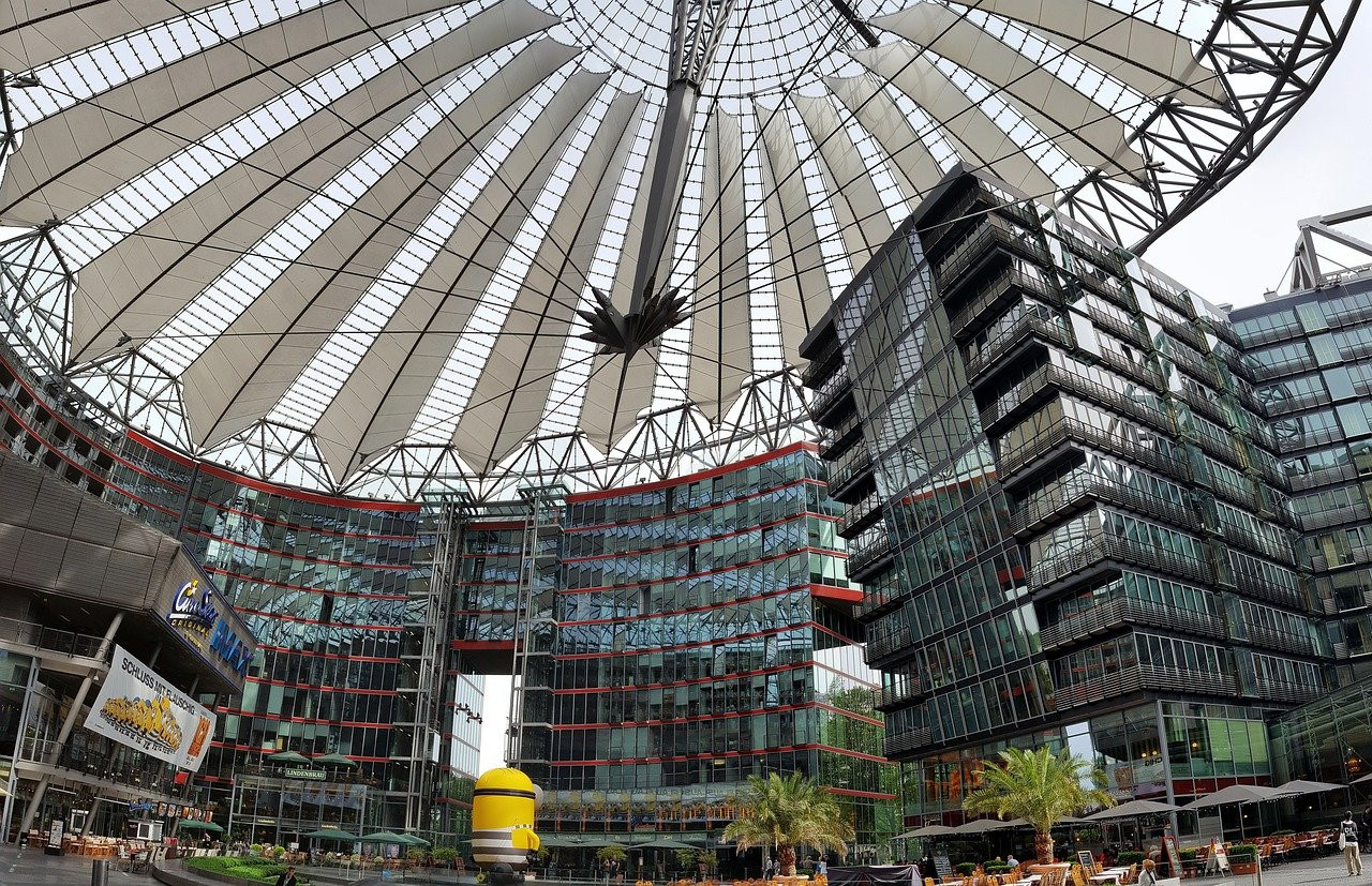 sony-centre-berlin-2615747_1280.jpg