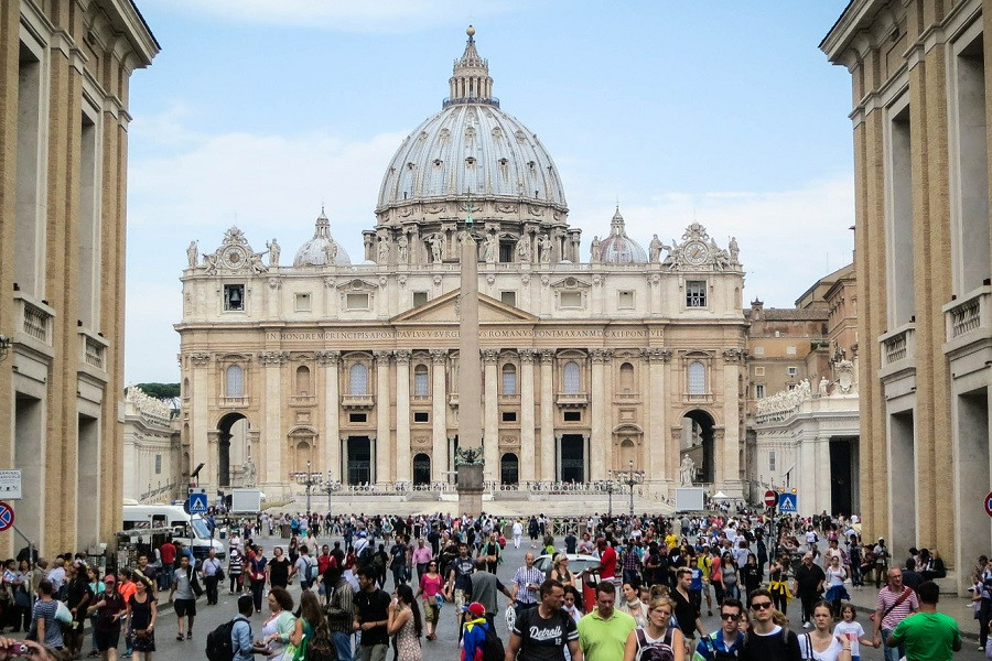 st-peters-vatican-594612_1920-2.jpg