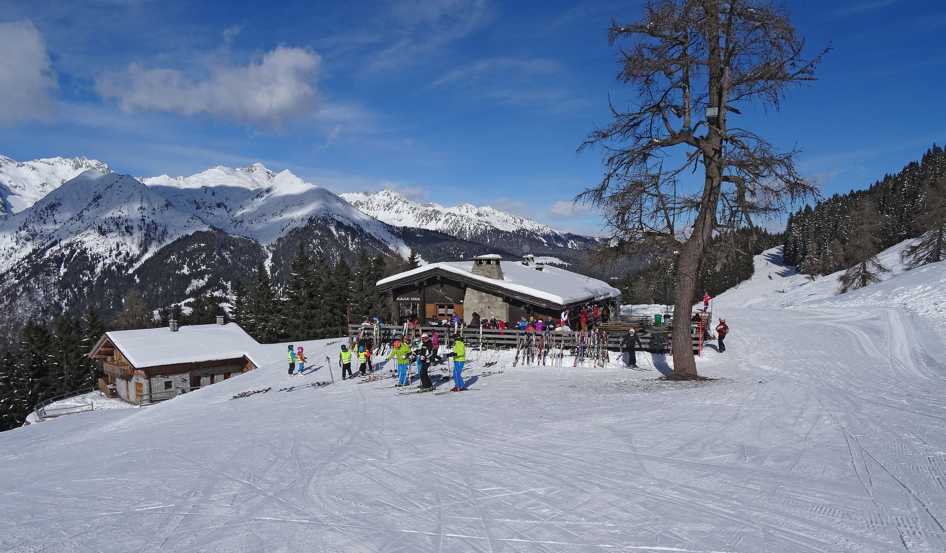 trentino-ski-resort-1231492_1920-1620729839.jpg